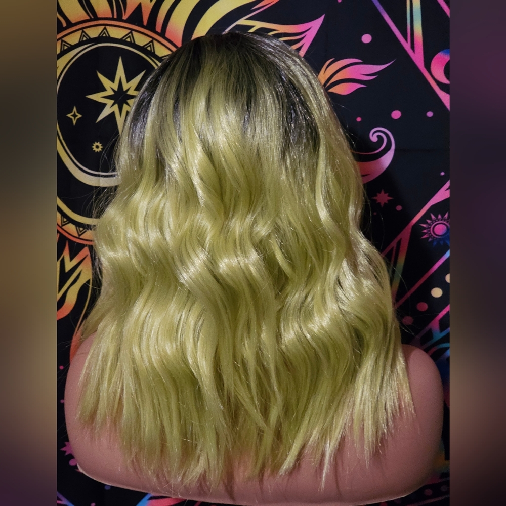 Wig - Picture 3 of 3